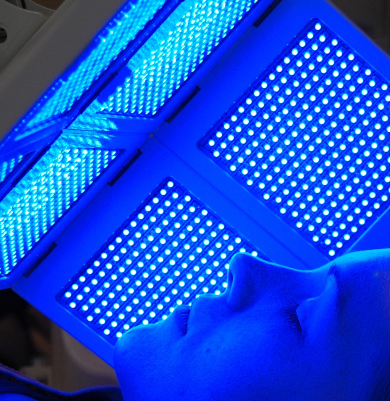 LED-Light-Therapy-Up-Close-Blue-800